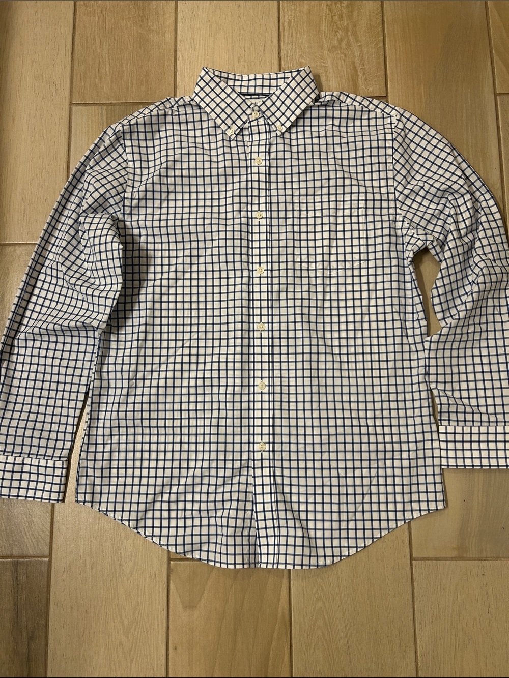 Men’s Croft & Barrow button down shirt size medium